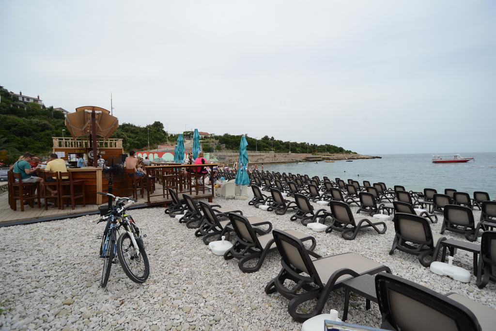 President Bungalows And Apartments Utjeha Ngoại thất bức ảnh